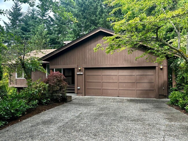 Primary Photo - Amazing Lake Forest Park Home