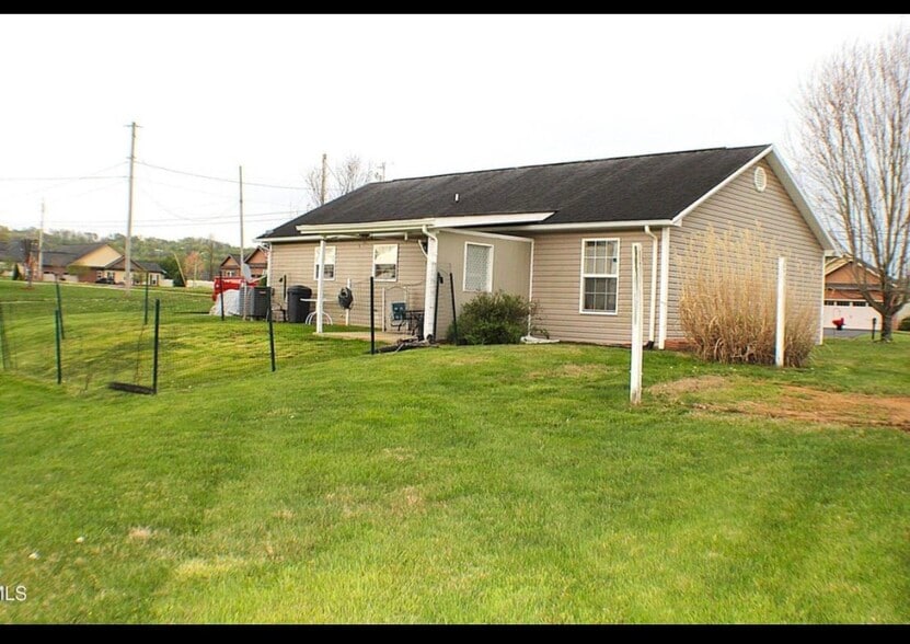 Building Photo - 1594 Old Stagecoach Rd