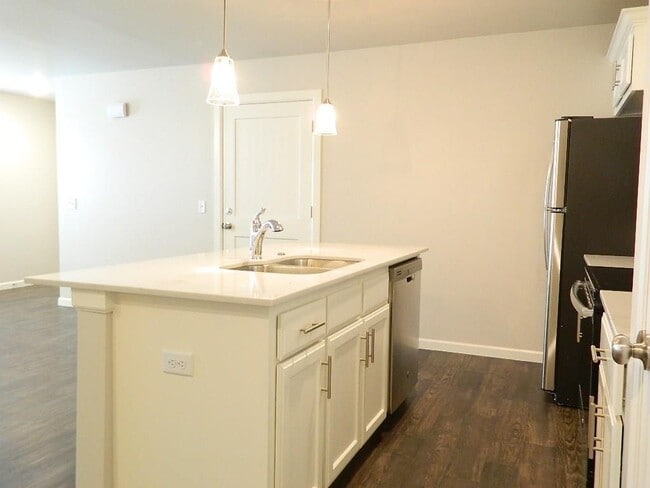 Building Photo - 4910 Avion Ct