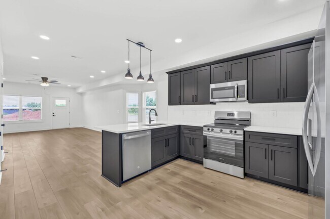 Building Photo - 358 Front Rdg Cir