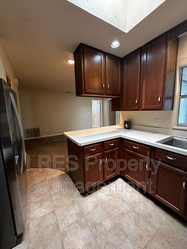 Building Photo - 2719 Merrie Oaks Rd