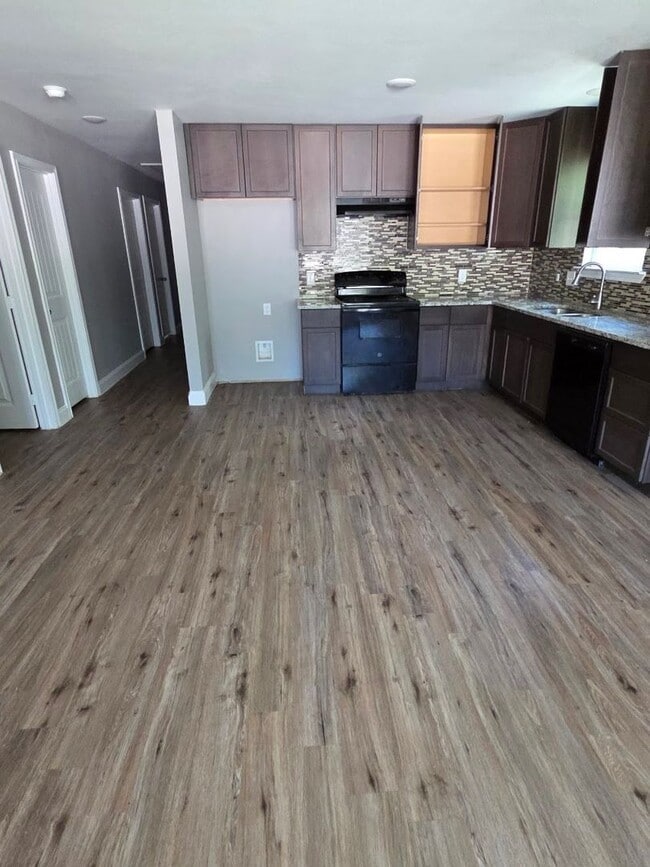 Building Photo - 7121 Yuma Dr