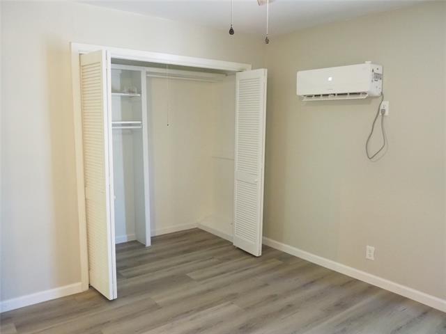 Building Photo - 962 S Weatherred Dr