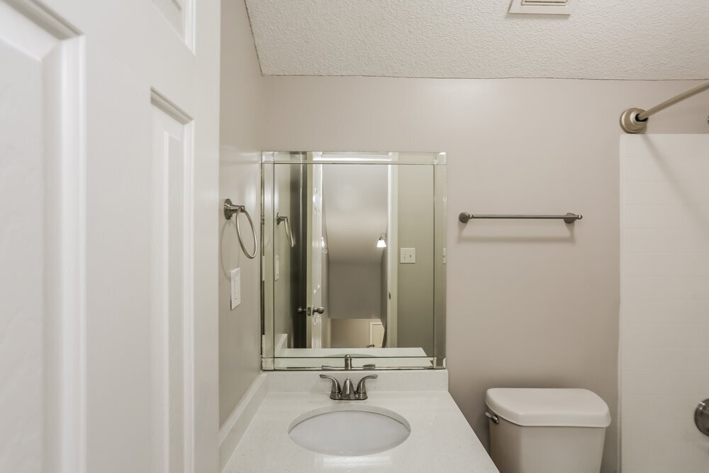 Building Photo - 9913 Vista Ridge Dr