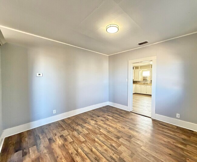 Building Photo - 215 S 3rd St