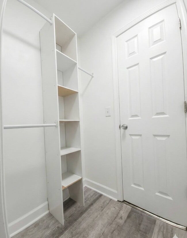 Building Photo - 402 Laurel St