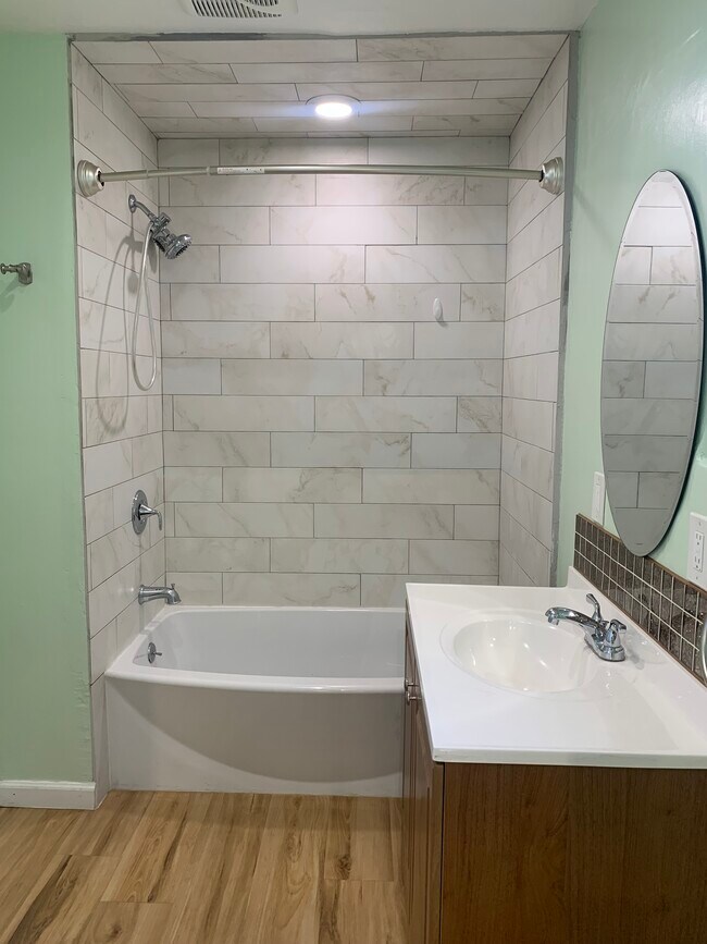 Building Photo - 9625 Grossmont Summit Dr