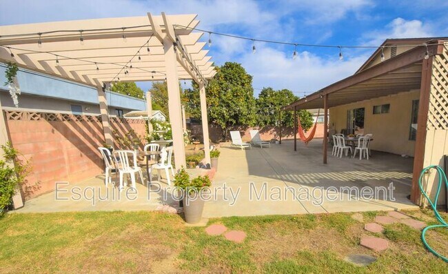 Building Photo - 6801 Dove St