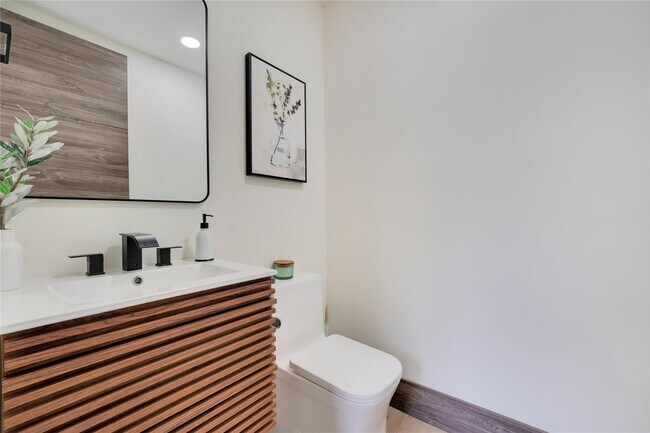 Building Photo - 4893 S Kay St