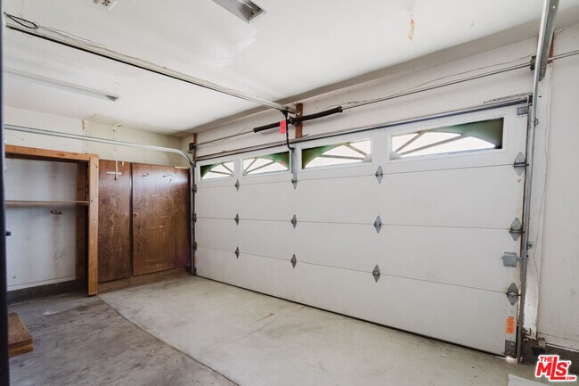 Building Photo - 9047 Riderwood Dr