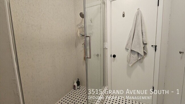 Building Photo - 3515 Grand Ave S