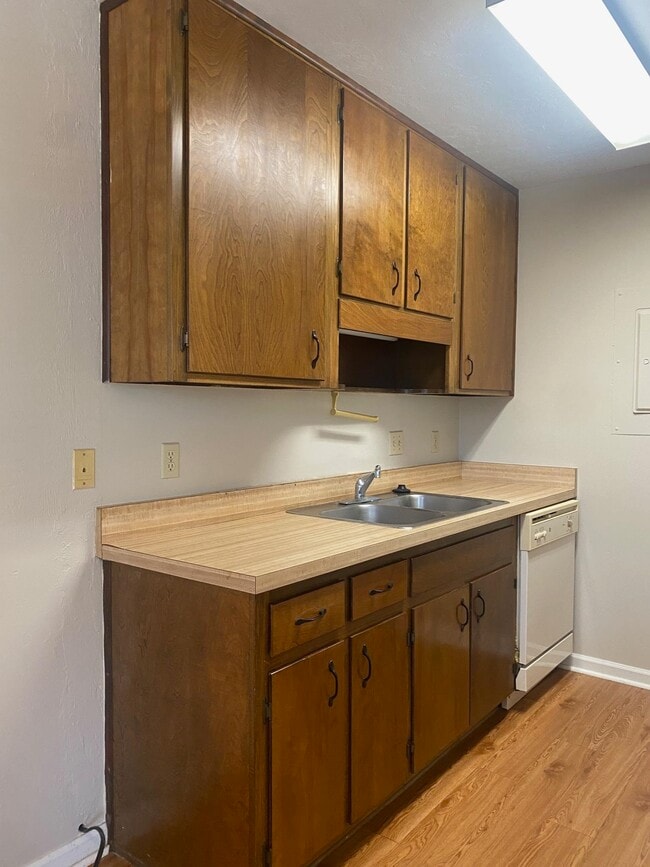 Building Photo - 2081 Sandcastle Dr