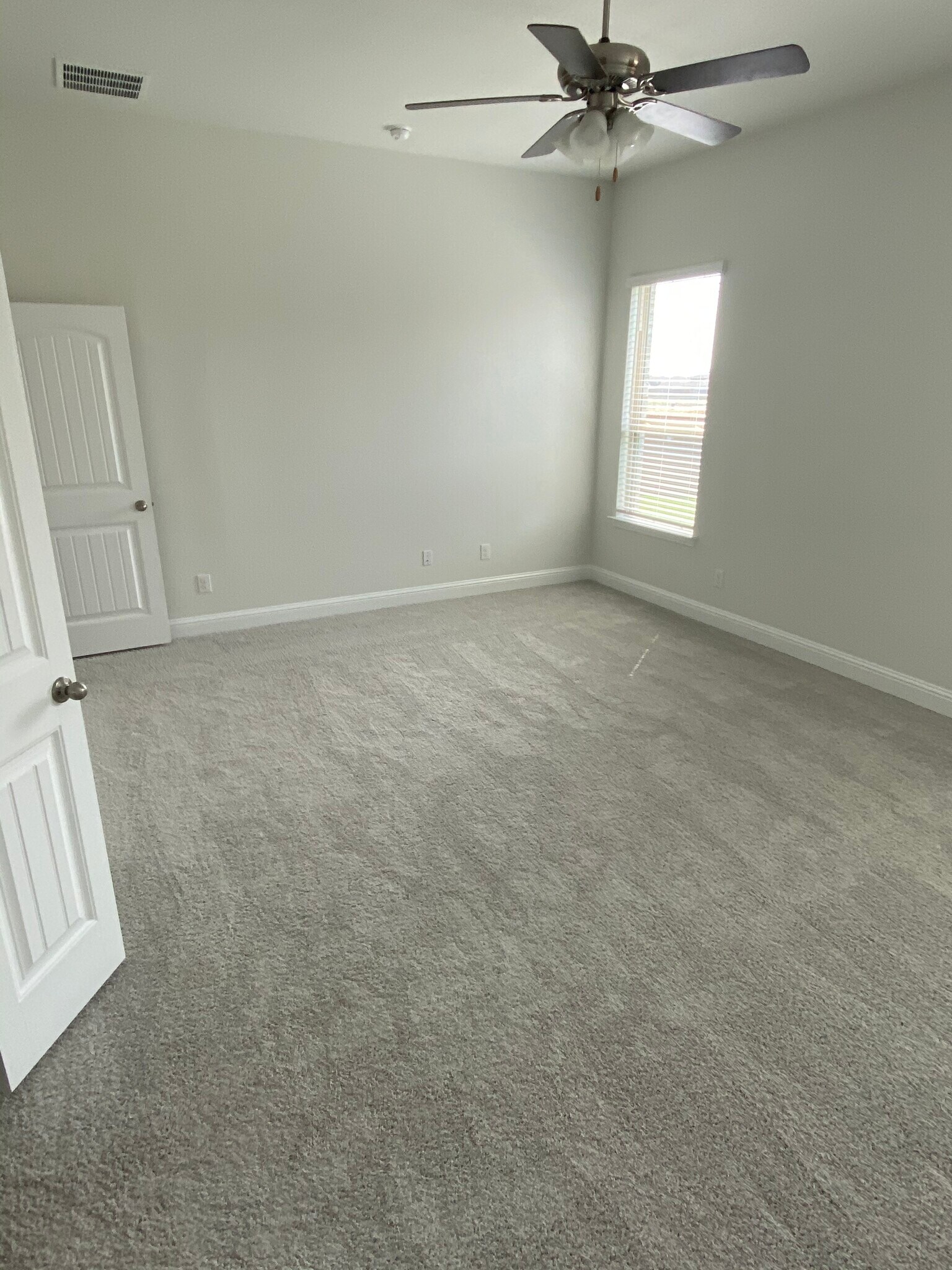 Building Photo - 5513 Mountain Island Dr