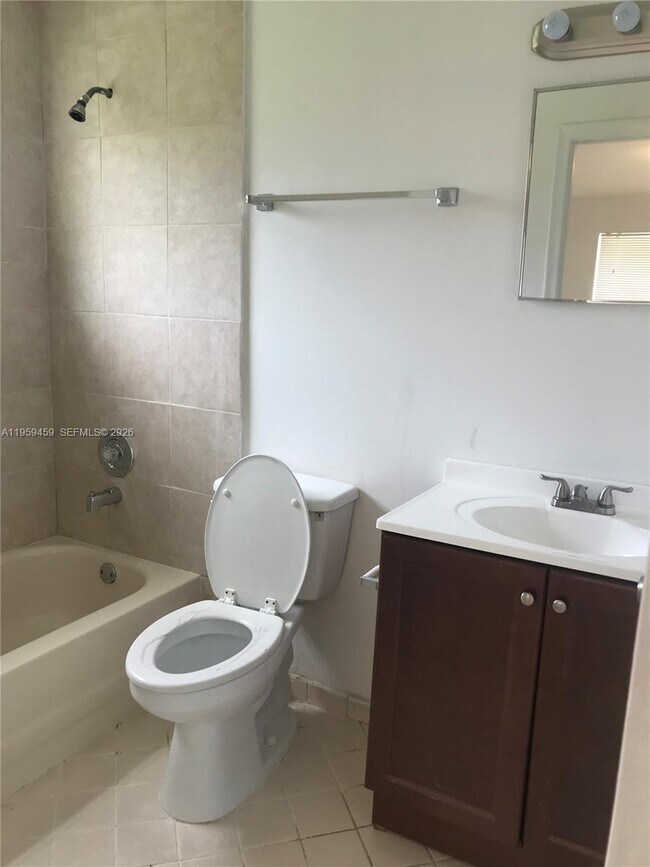 Building Photo - 1017 SW 8th St