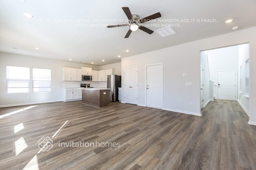 Building Photo - 3972 Zepelin Wy