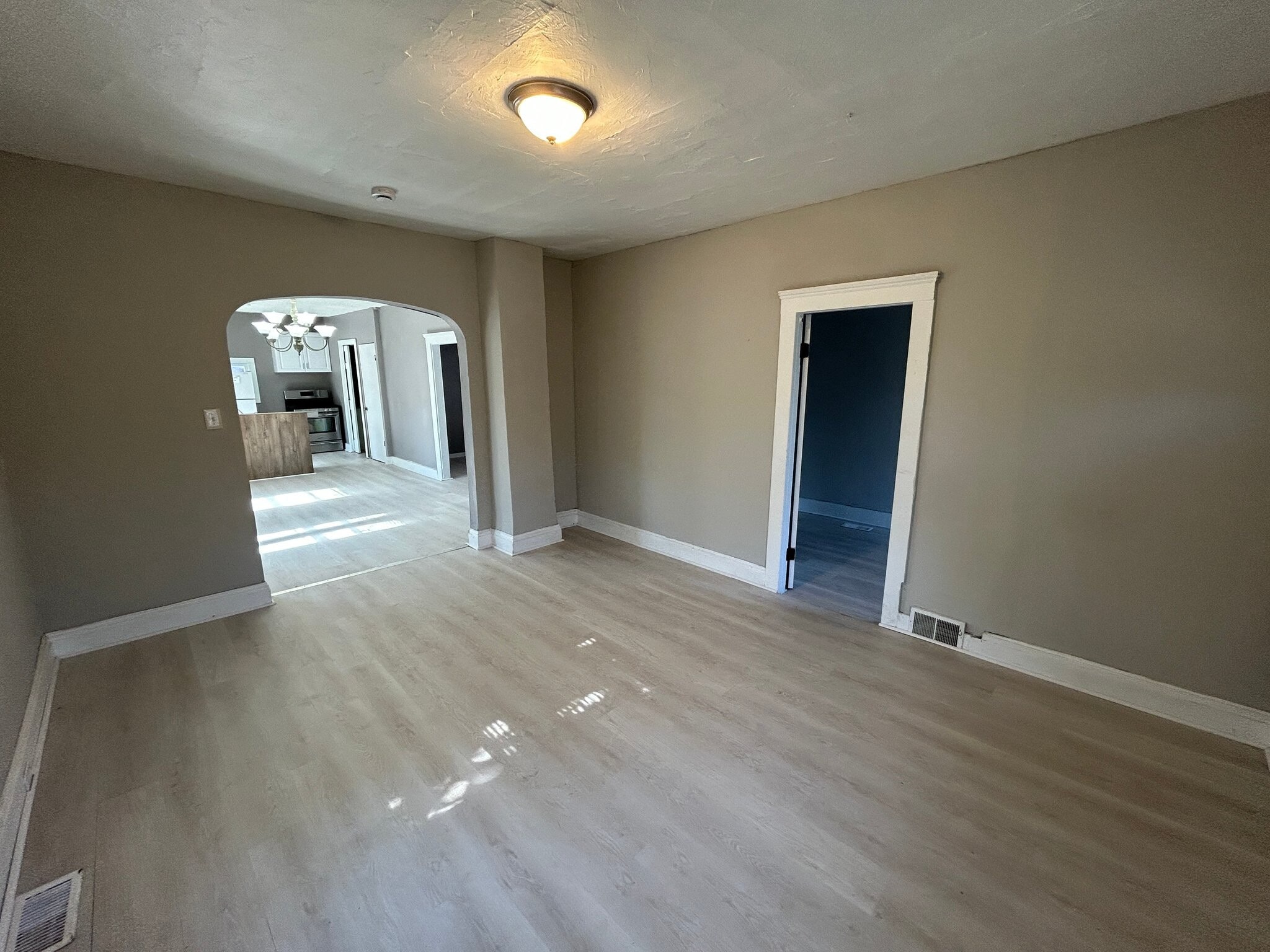 Building Photo - 6818 Morgan Ave