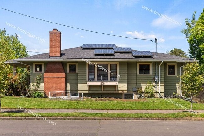 Primary Photo - 4 Bedroom Bungalow Inner Northeast Portlan...