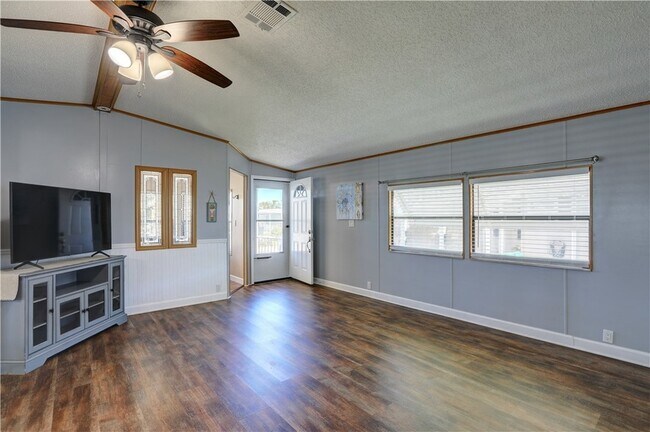 Building Photo - 561 Dolphin Cir