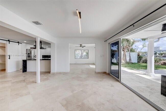 Building Photo - 2742 SE 11th St