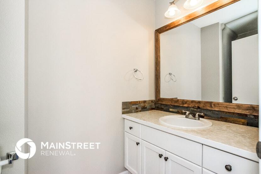 Building Photo - 20112 12th Ave E