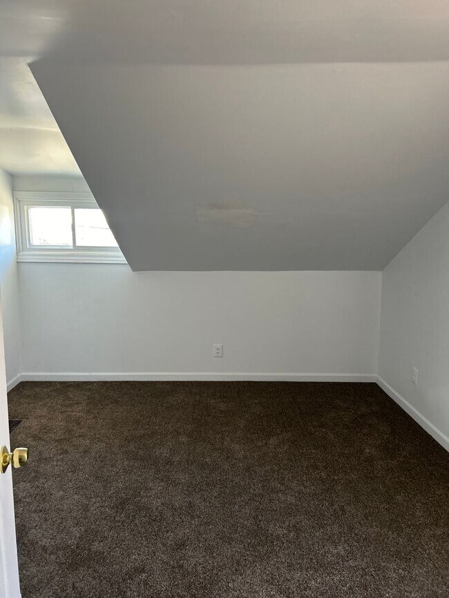 Building Photo - 14 Gerdon Ave