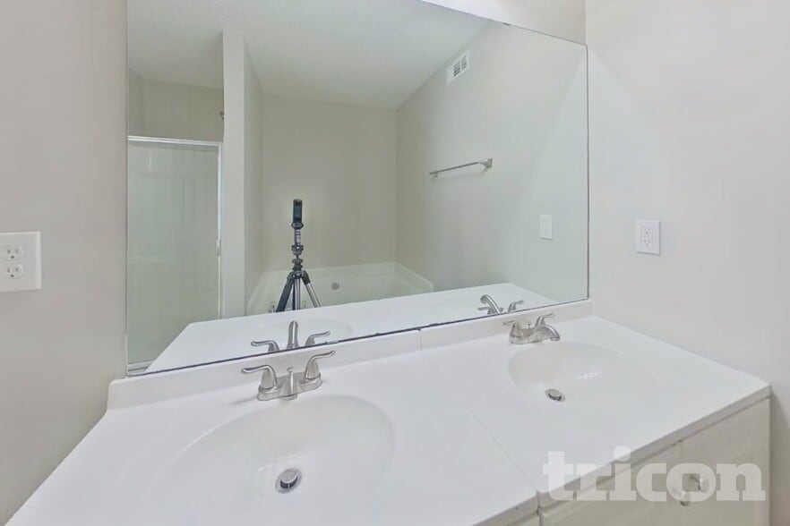 Building Photo - 1208 Elise Marie Dr