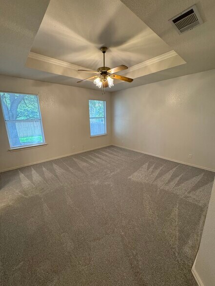Building Photo - 1404 Carriage Hills Trl