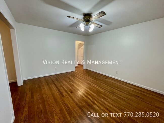 Building Photo - 6328 Oakview Ln