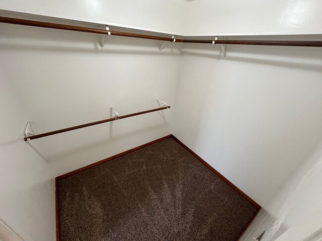 Building Photo - 215 S D St