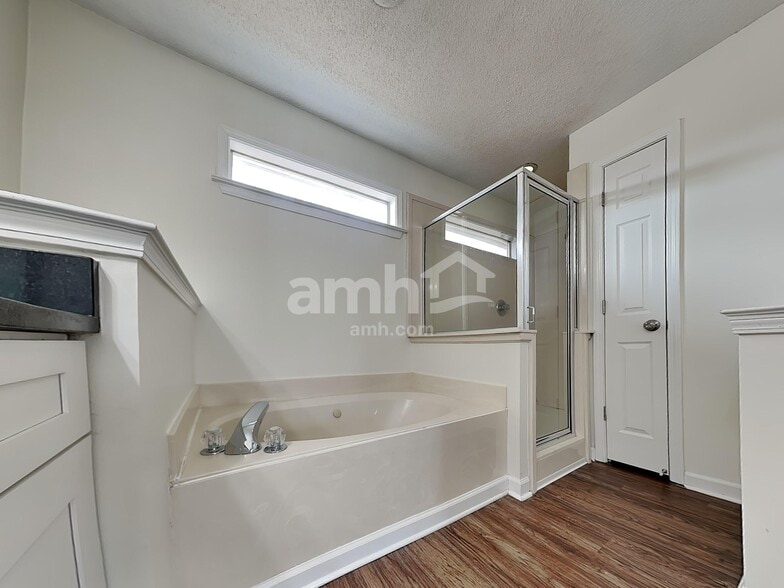 Building Photo - 821 Rain Dance Way