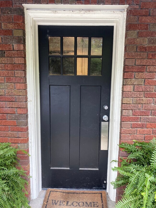 Building Photo - 1824 E Main St