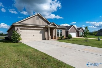 Building Photo - 106 Elaina Grey Ct