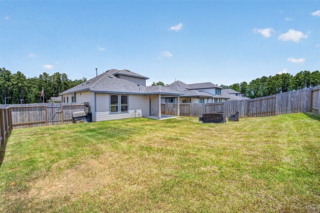 Building Photo - 25331 Yellowbells Pl
