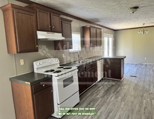 Building Photo - Perfect for Families: Spacious 5-Bedroom Home in Greenbrier!