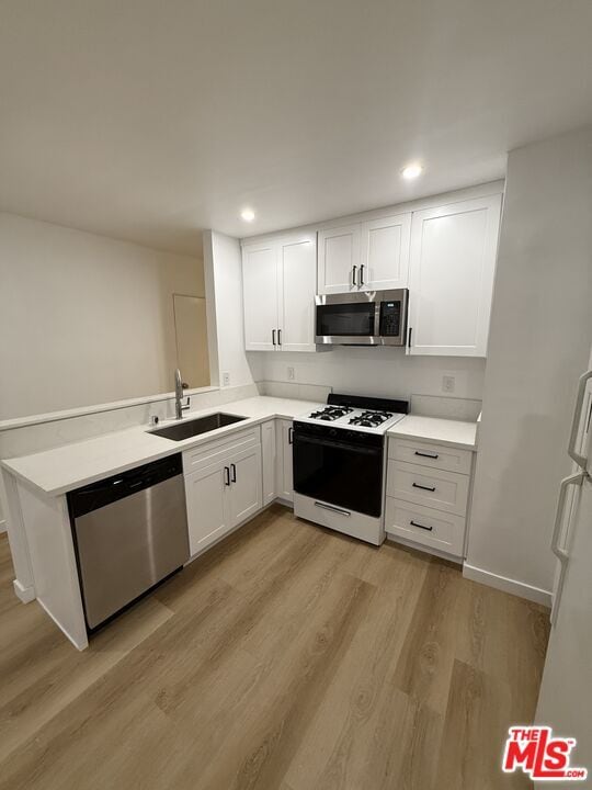 Building Photo - 1333 N Fuller Ave