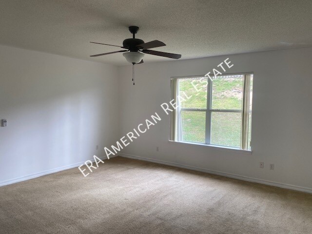 Building Photo - 1324 Jeffrine Dr