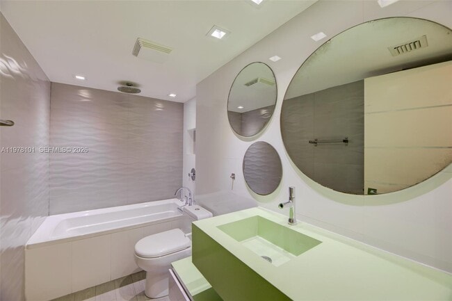 Building Photo - 161 Crandon Blvd