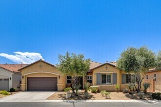 Building Photo - 4 Bedroom Single Story in Mountains Edge
