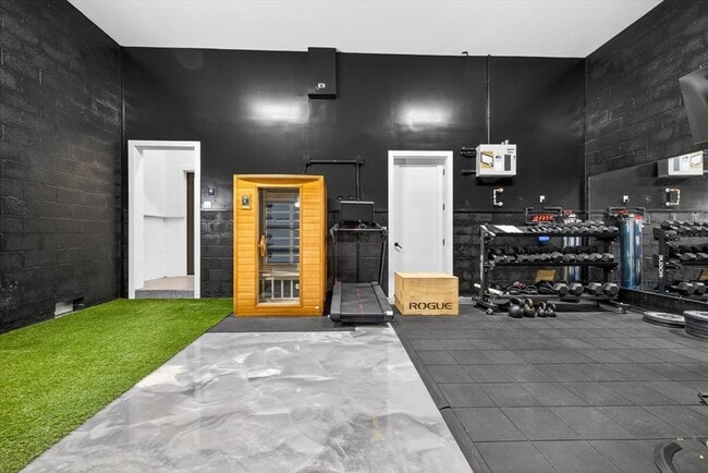 Building Photo - 94 W Davis Blvd