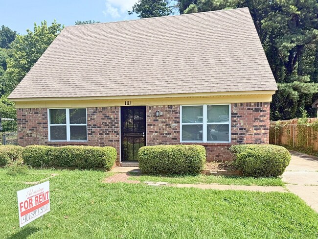 Building Photo - 1111 Canary Ln