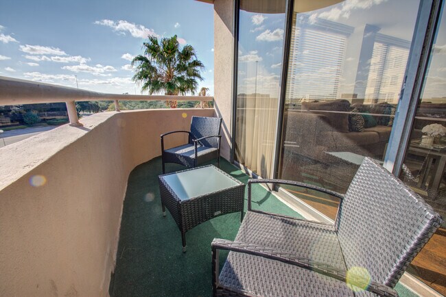 BALCONY - 3525 Sage Rd