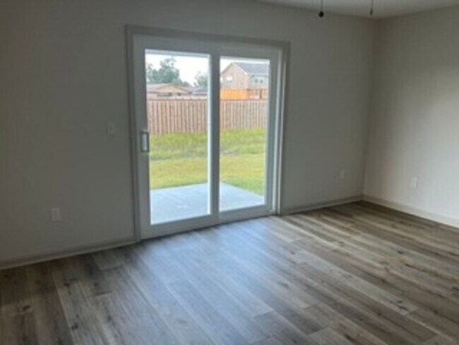 Building Photo - 3513 Mill Point Cove