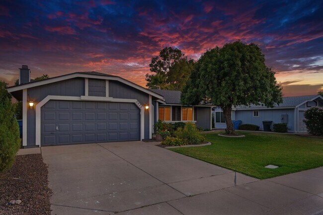 Building Photo - 4 Bed Home in Scottsdale Quarter!!