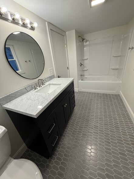 Building Photo - 35 Grant St