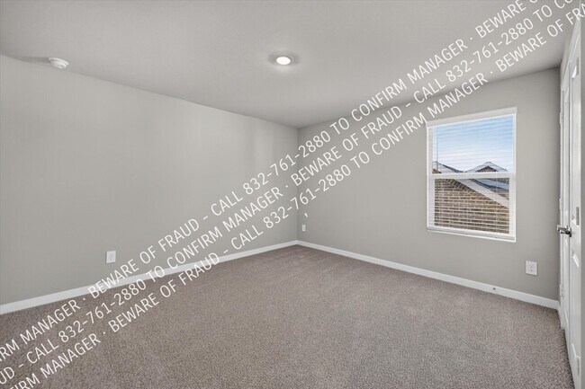 Building Photo - 2405 Nicole Dr