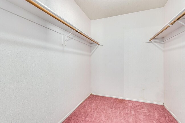 Building Photo - 1432 S Oracle