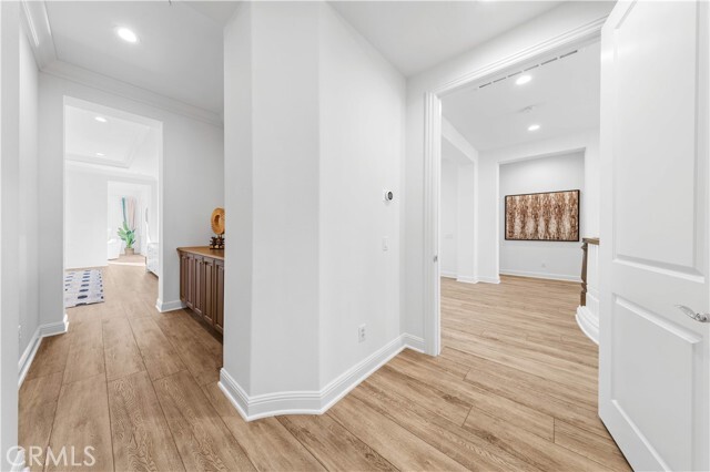 Building Photo - 111 Great Oak