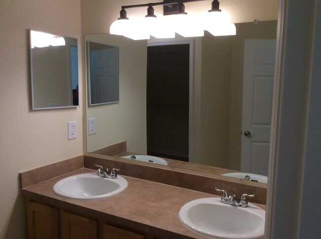 Building Photo - 4254 Whistlewood Cir