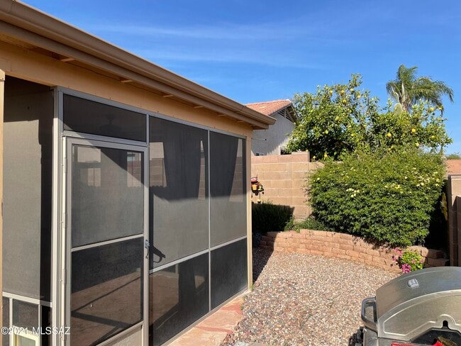 Building Photo - 5579 W Dove Loft Dr