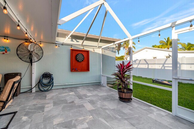Building Photo - 310 Gulfstream Dr